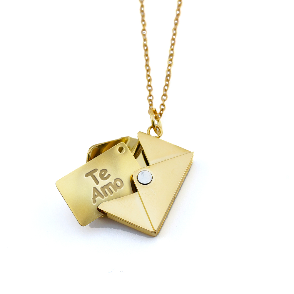 Collar "Carta de Amor" – Un Regalo Especial
